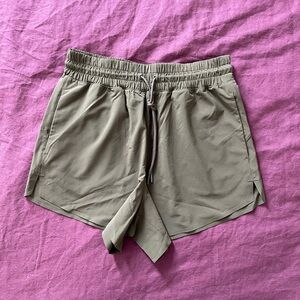 Athleta Crossroads 3.5” Short